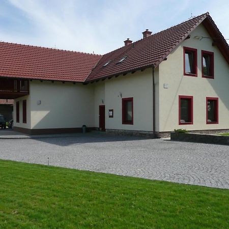 Penzion Lipina Slatiňany Zewnętrze zdjęcie